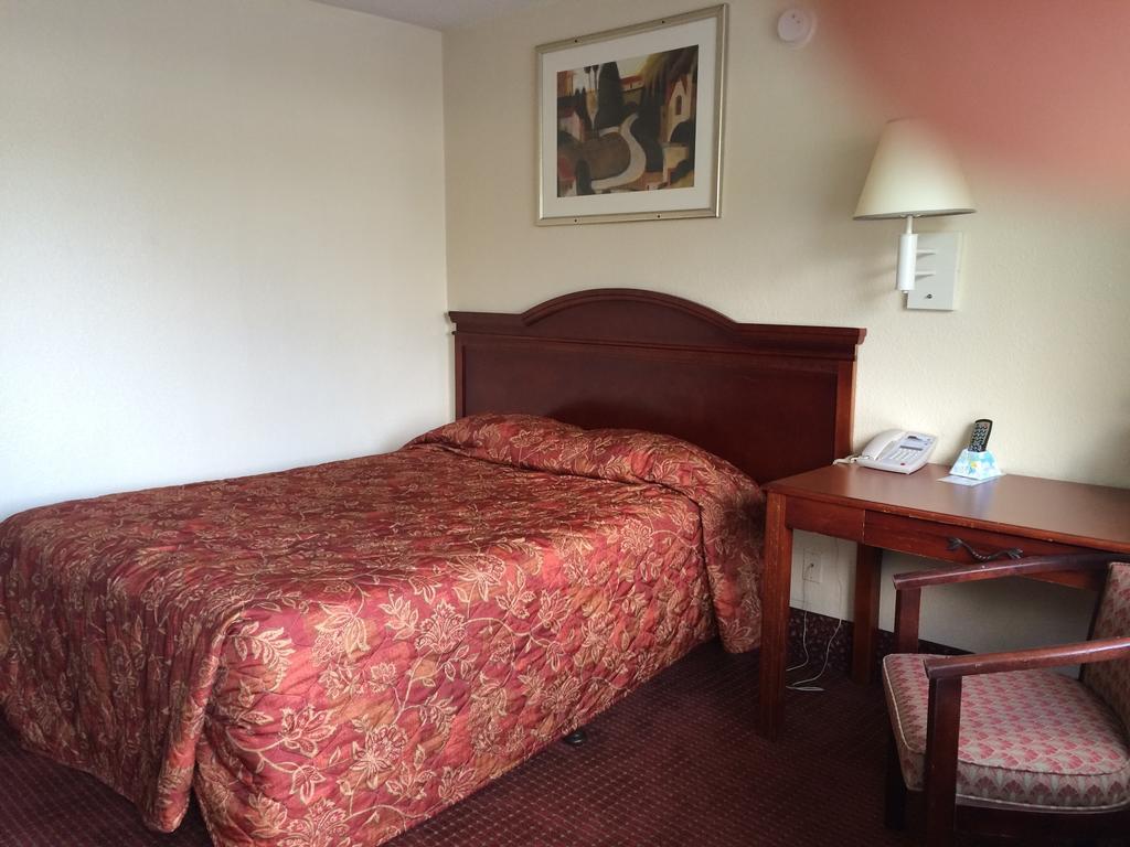 Carpet Inn Opelika Extérieur photo