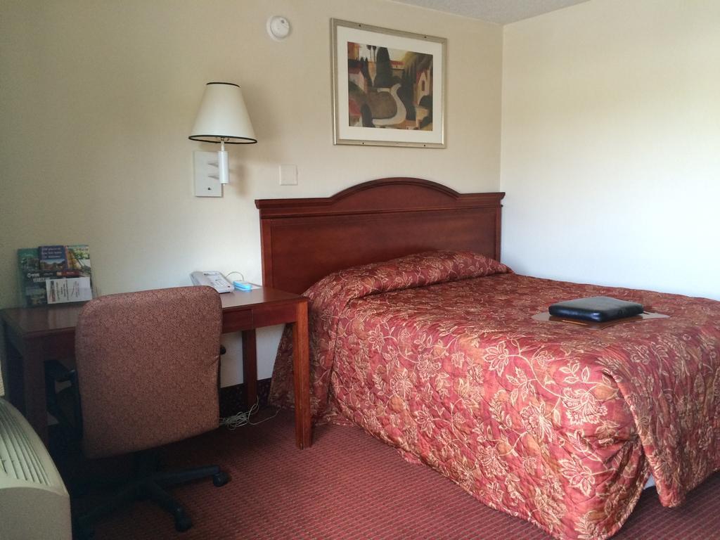 Carpet Inn Opelika Extérieur photo