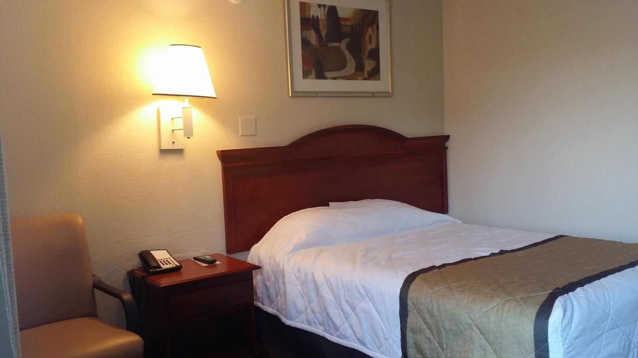 Carpet Inn Opelika Extérieur photo