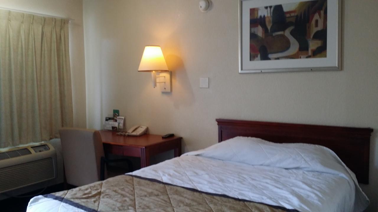 Carpet Inn Opelika Extérieur photo