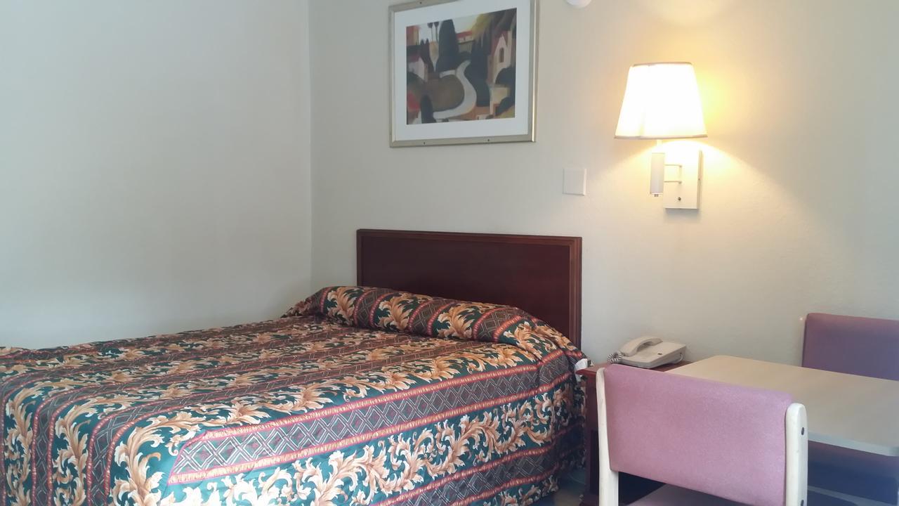 Carpet Inn Opelika Extérieur photo
