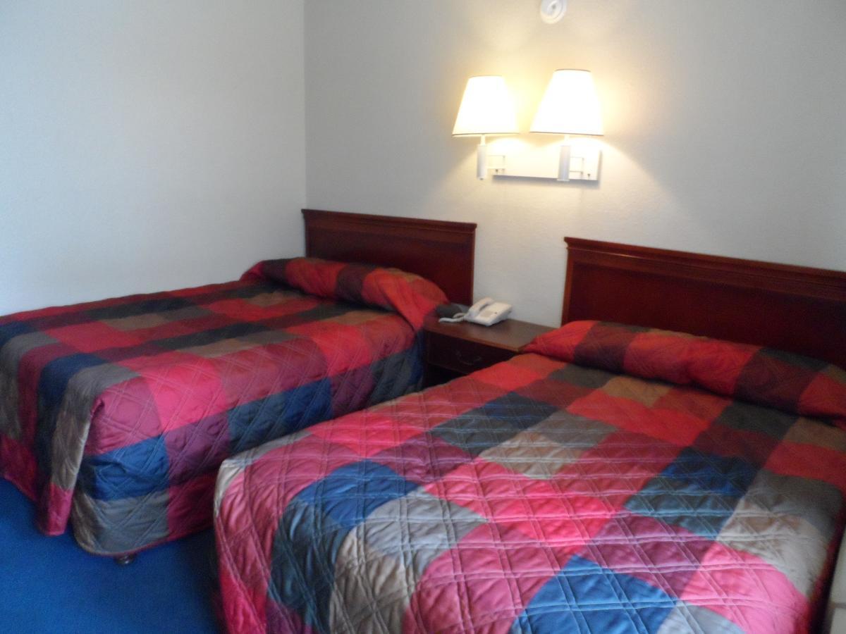Carpet Inn Opelika Extérieur photo