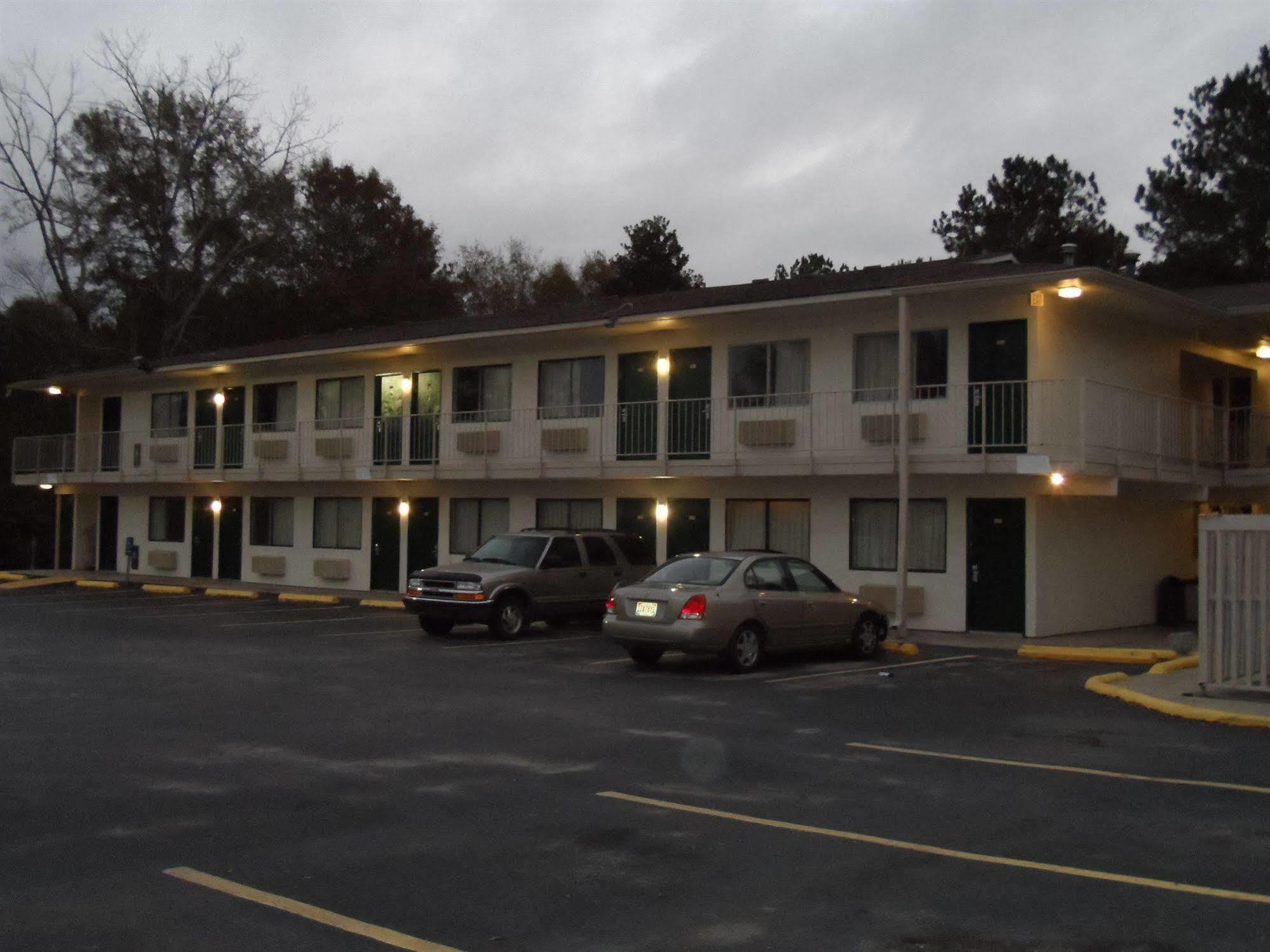 Carpet Inn Opelika Extérieur photo