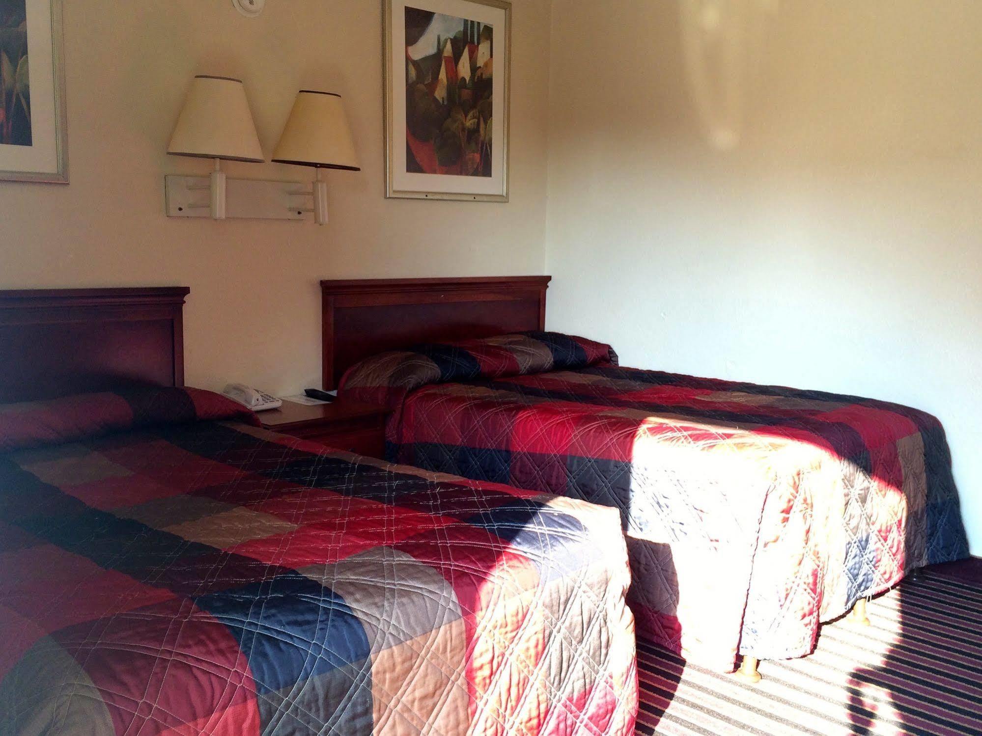 Carpet Inn Opelika Extérieur photo