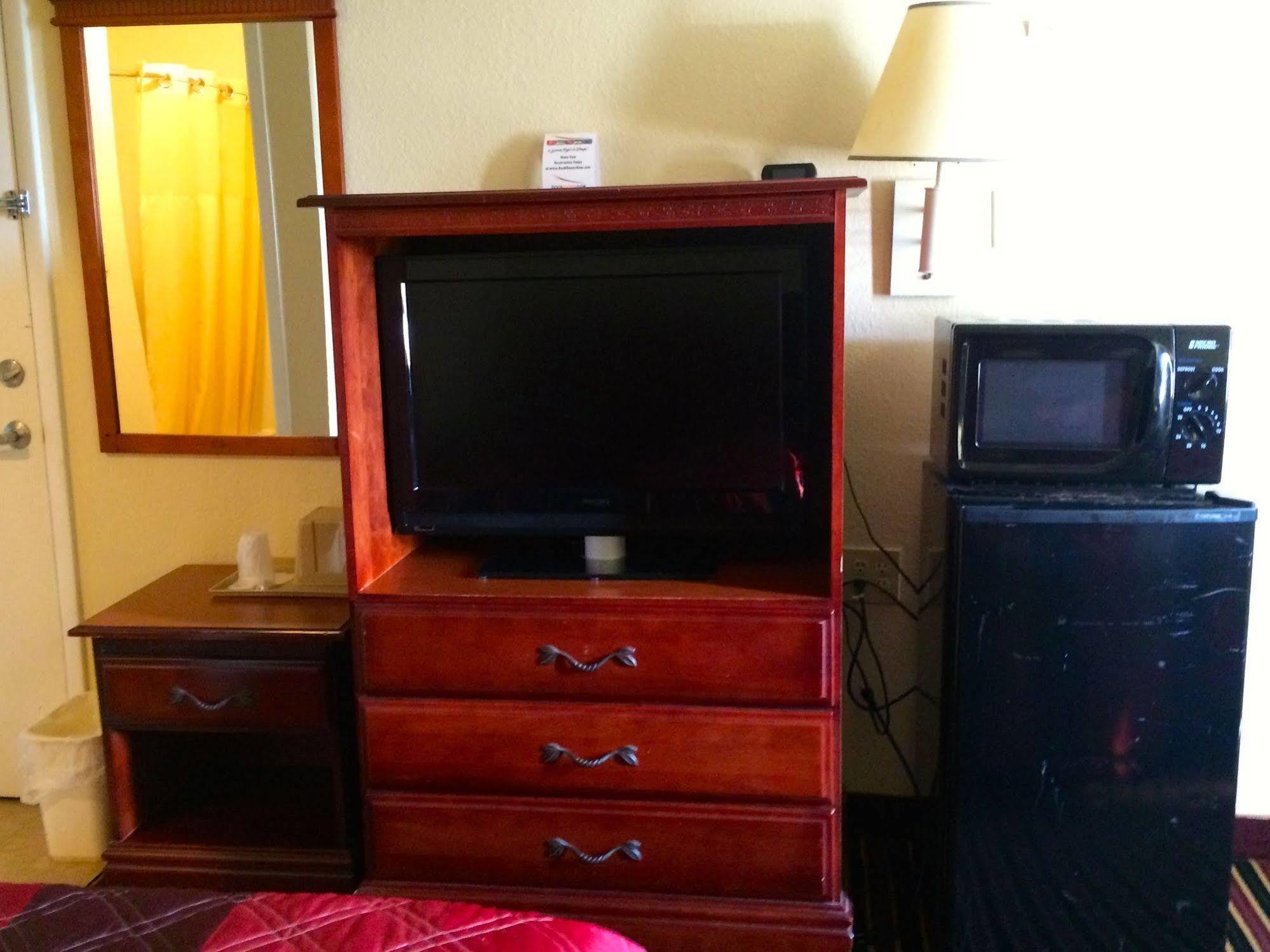 Carpet Inn Opelika Extérieur photo